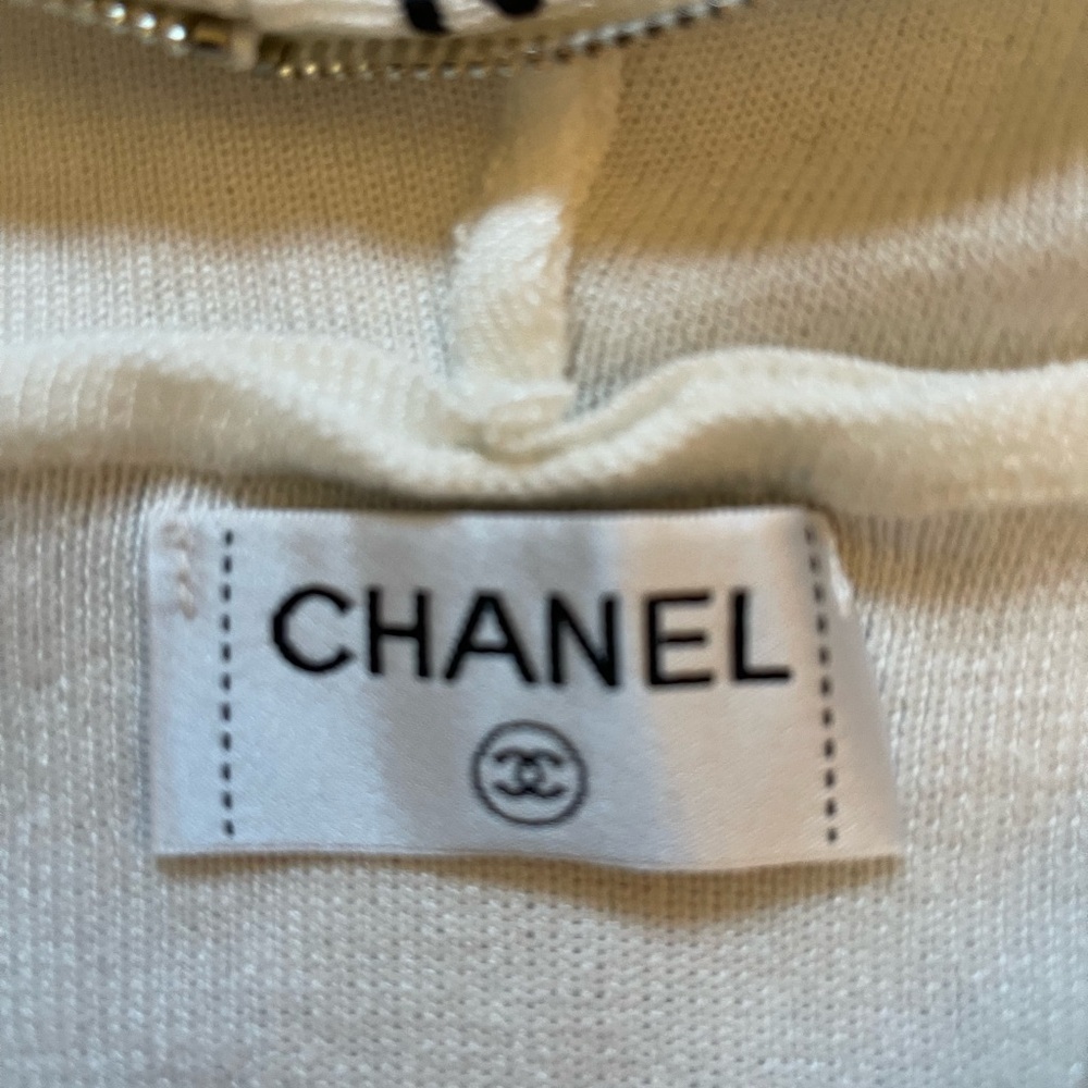 CC Cream Short Hoodie with Logo Accent - Picture 3 of 6